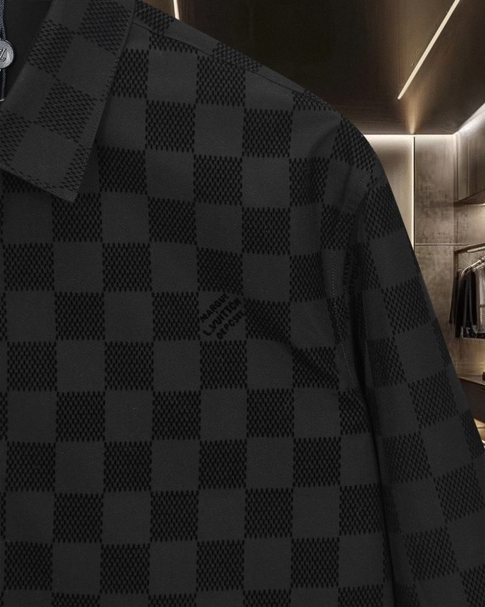 Long-sleeved Louis Vuitton shirts