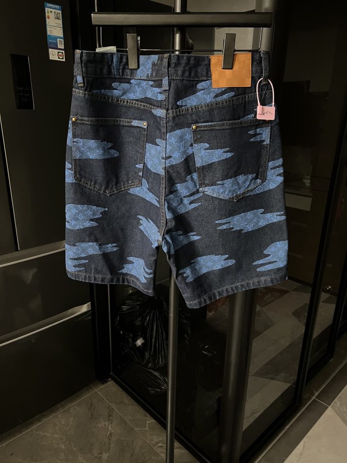Louis printed with auspicious clouds cropped denim shorts