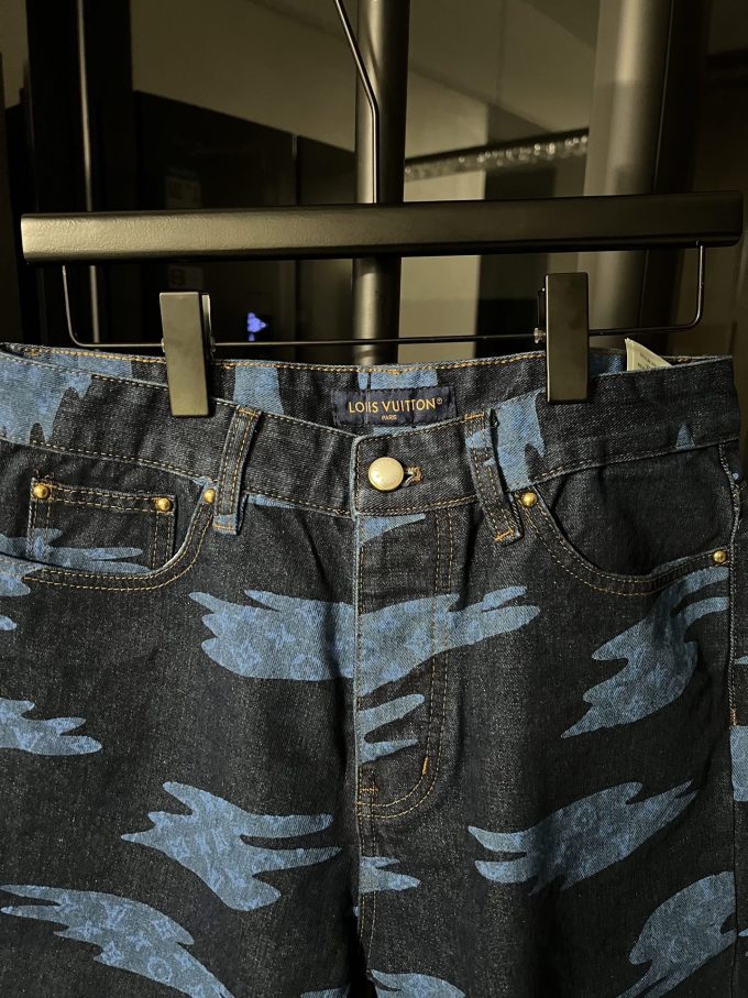 Louis printed with auspicious clouds cropped denim shorts