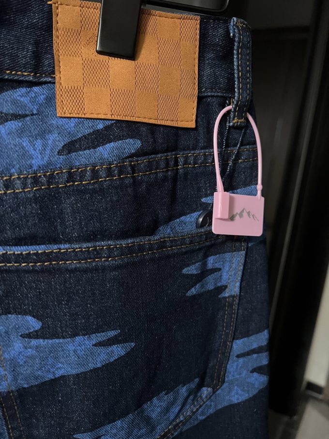 Louis printed with auspicious clouds cropped denim shorts