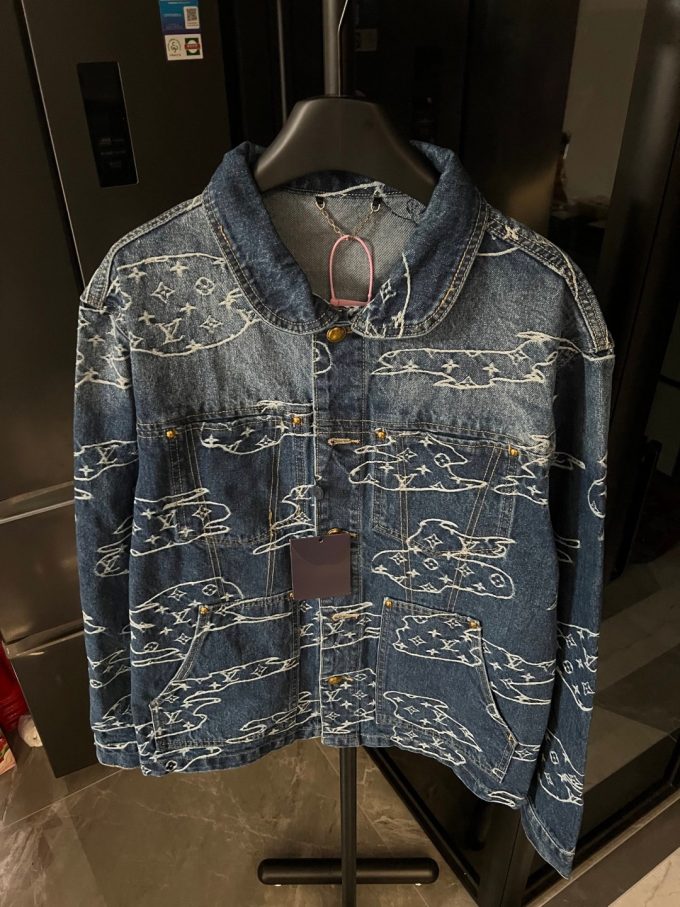 Louis Xiangyun embroidered embossed denim jacket
