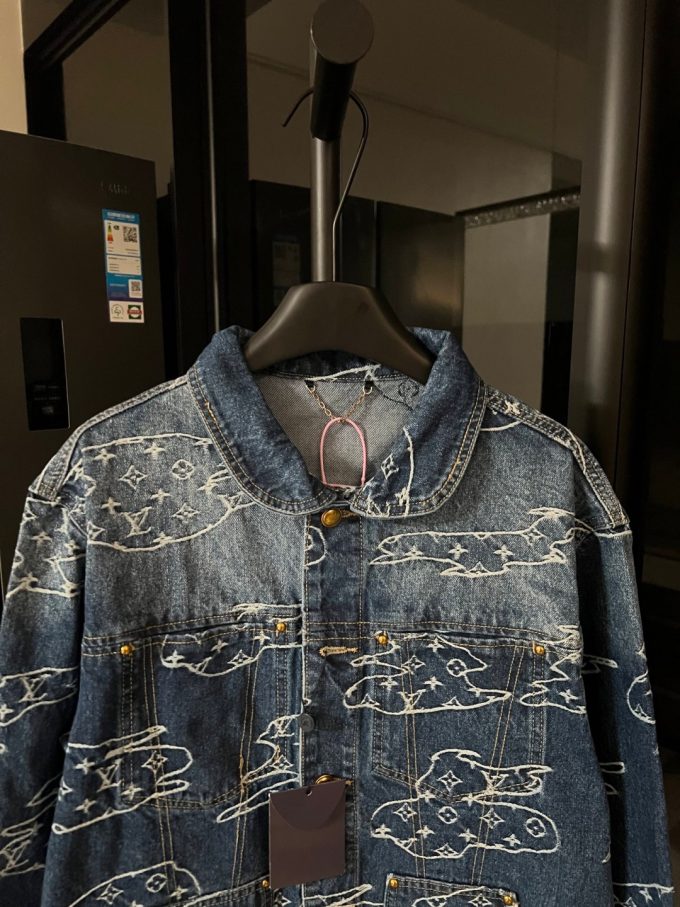 Louis Xiangyun embroidered embossed denim jacket