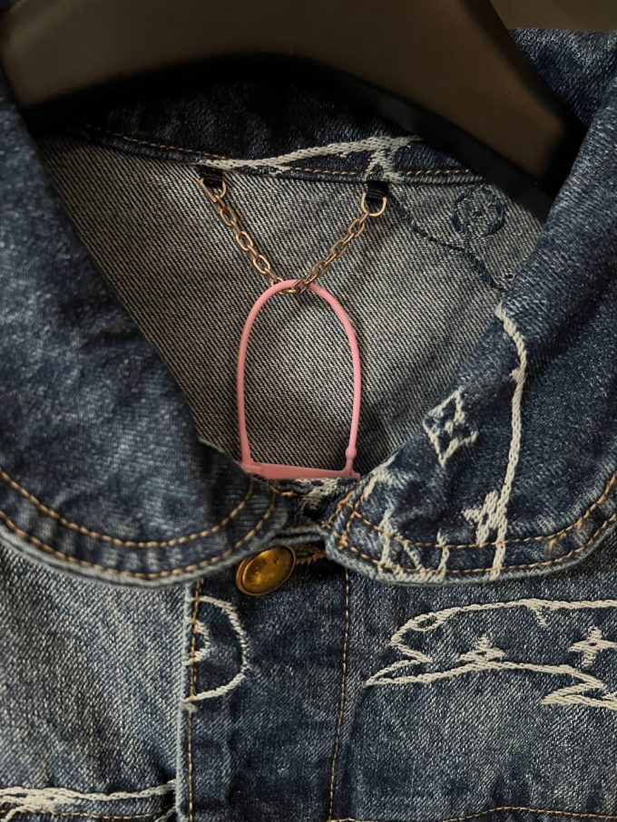 Louis Xiangyun embroidered embossed denim jacket