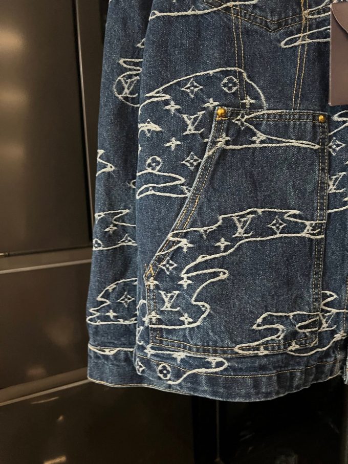 Louis Xiangyun embroidered embossed denim jacket