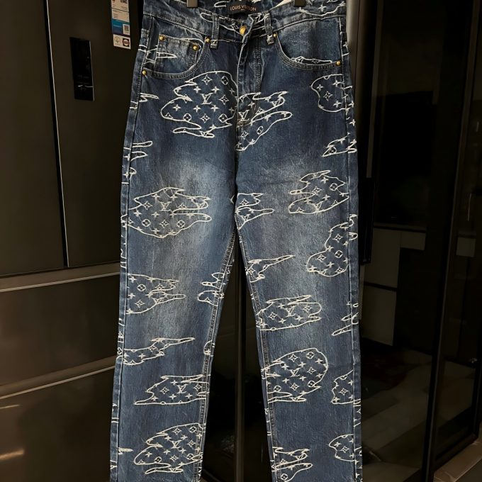Louis Xiangyun embroidered Read jeans
