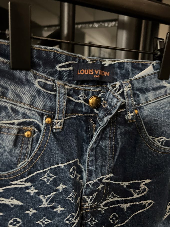 Louis Xiangyun embroidered Read jeans