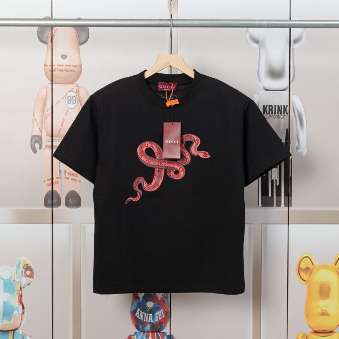 Gucci short-sleeved T-shirt with letter print embroidery and diamond embossing