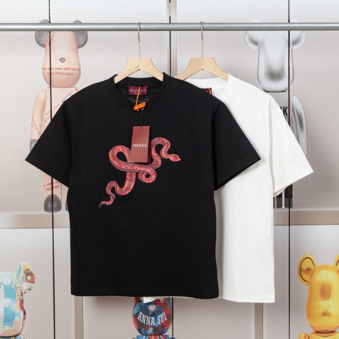 Gucci short-sleeved T-shirt with letter print embroidery and diamond embossing