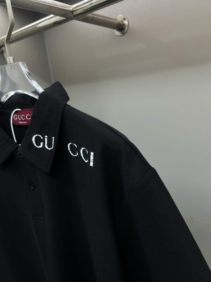 Gucci's new Polo shirt with counterpoint print
