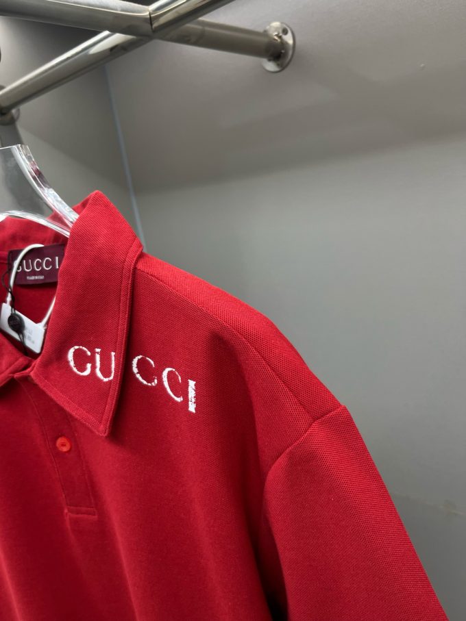 Gucci's new Polo shirt with counterpoint print