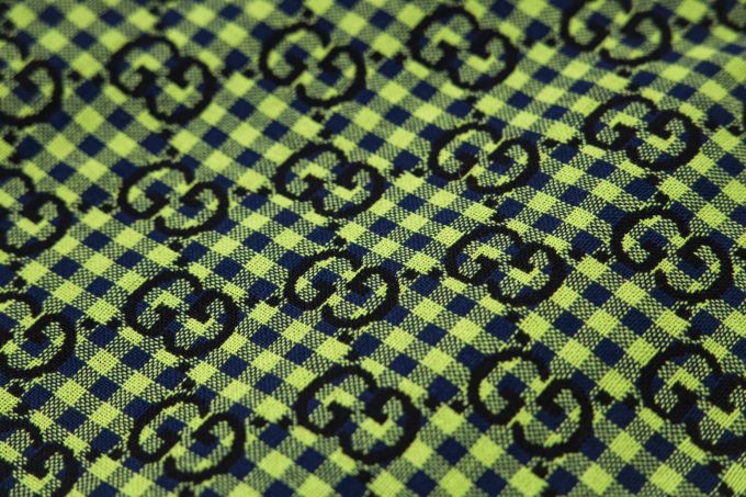 Gucci's new long-sleeved lapel shirt with fine check pattern