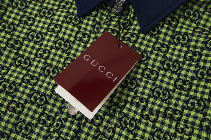 Gucci's new long-sleeved lapel shirt with fine check pattern