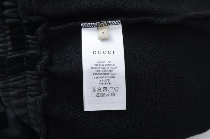 Gucci's new flocking full-print shorts