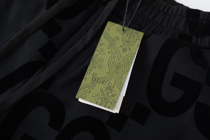 Gucci's new flocking full-print shorts