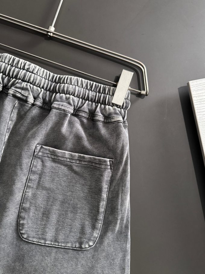 GUCCI's new elastic band casual solid-color loose shorts