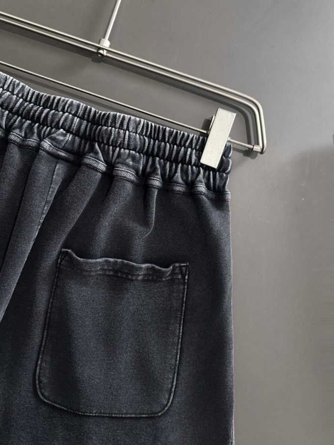 GUCCI's new elastic band casual solid-color loose shorts