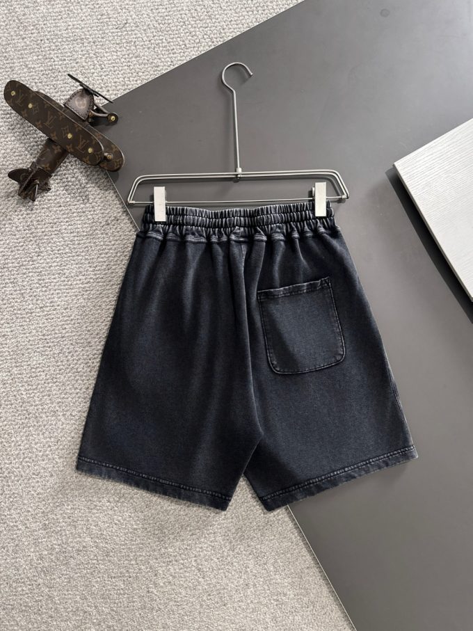 GUCCI's new elastic band casual solid-color loose shorts