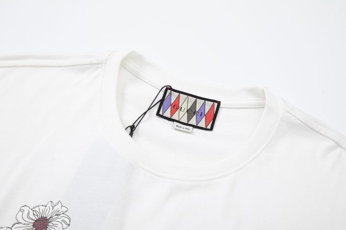 A short sleeve with ten thousand colorful embroidered stitches