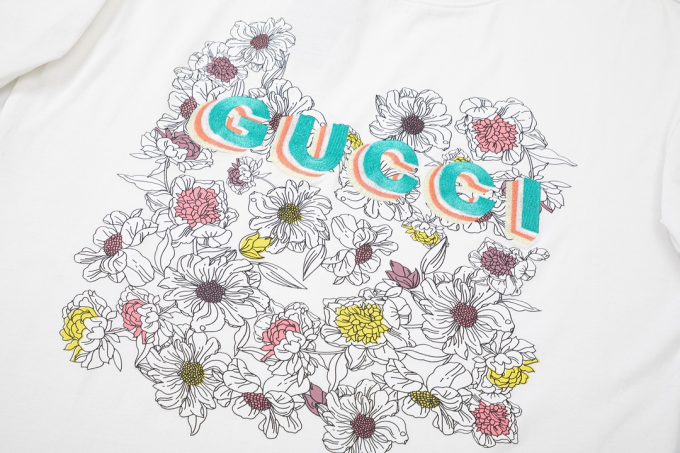 A short sleeve with ten thousand colorful embroidered stitches