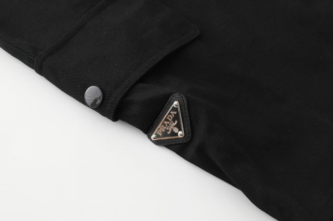 Prada SS25 solid-color cotton pocket casual shorts