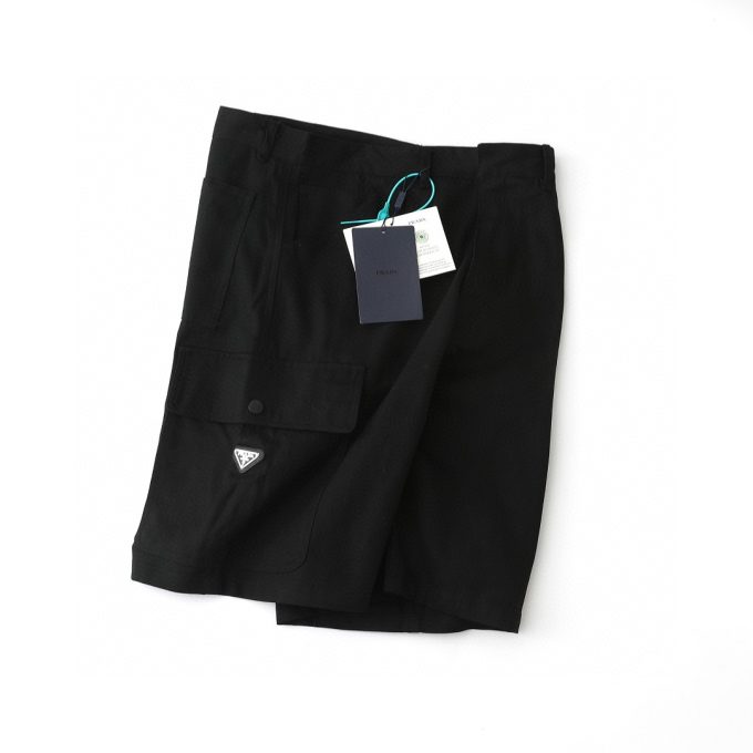 Prada SS25 solid-color cotton pocket casual shorts