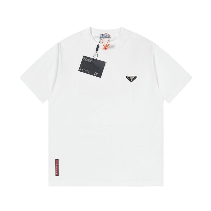 Prada's new triangular striped short-sleeved T-shirt