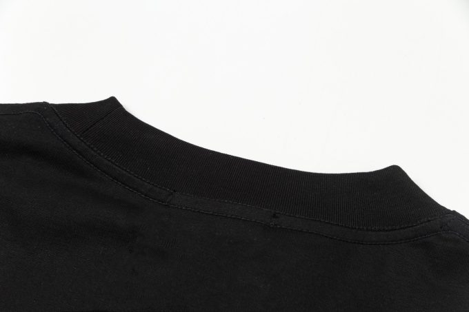 Prada's new triangular striped short-sleeved T-shirt