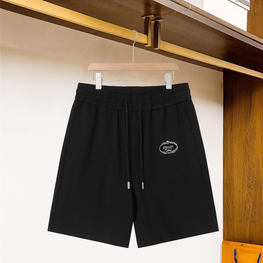 Prada's 2025 early spring new casual shorts