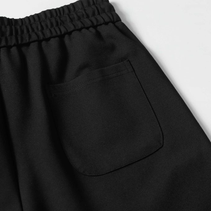 Prada's 2025 early spring new casual shorts