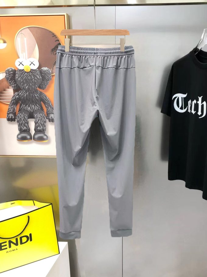 Prada's new summer collection of four-sided elastic dry ice silk pants