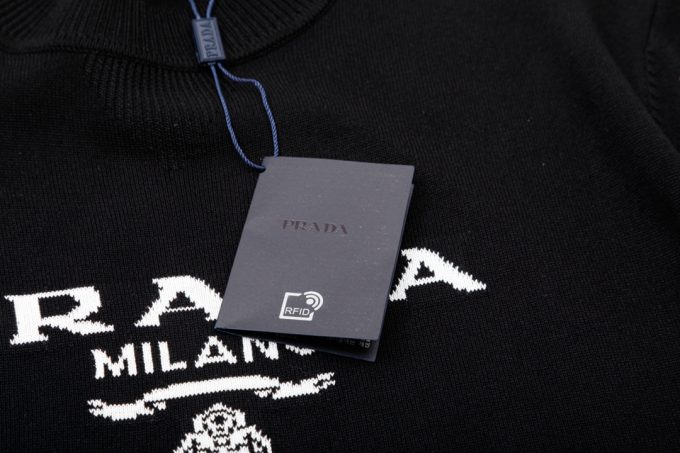 Prada letter yarn-dyed triangular label knitted round neck