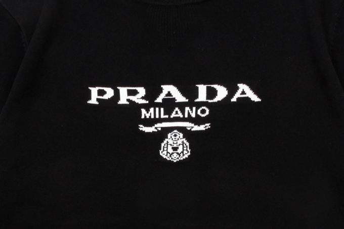 Prada letter yarn-dyed triangular label knitted round neck
