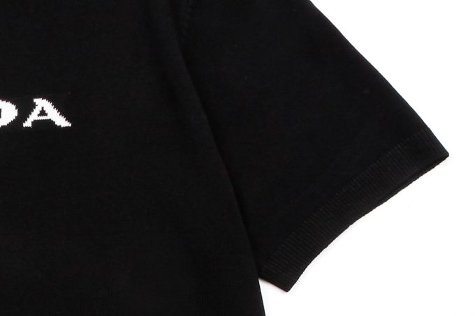 Prada letter yarn-dyed triangular label knitted round neck