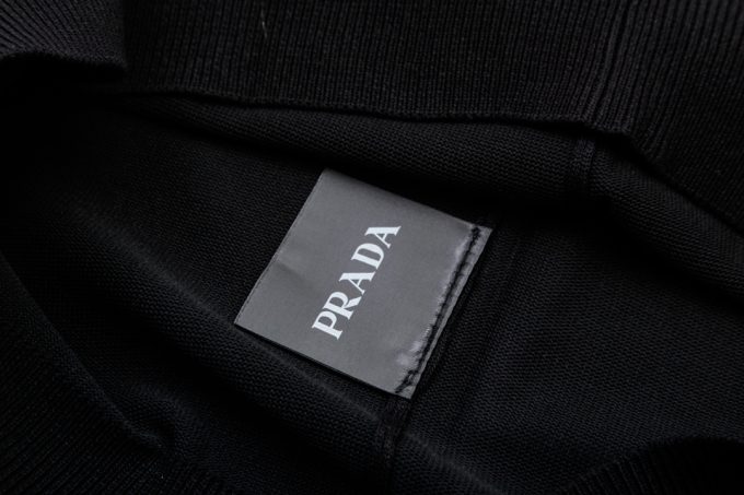 Prada letter yarn-dyed triangular label knitted round neck