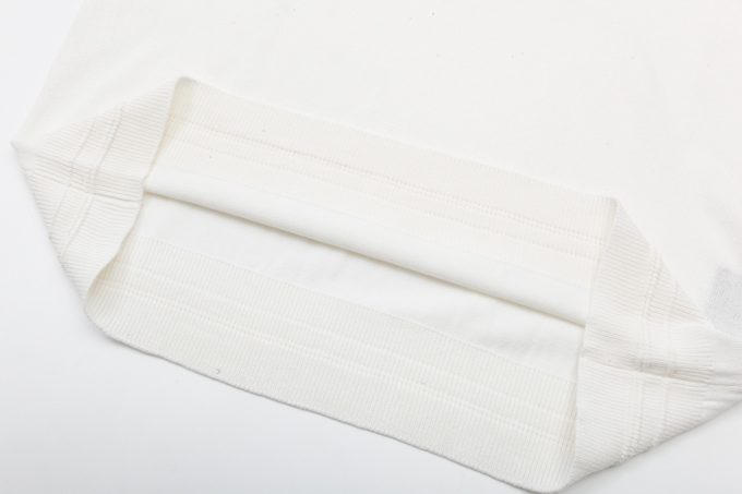 Prada small letter yarn-dyed triangular label knitted round neck