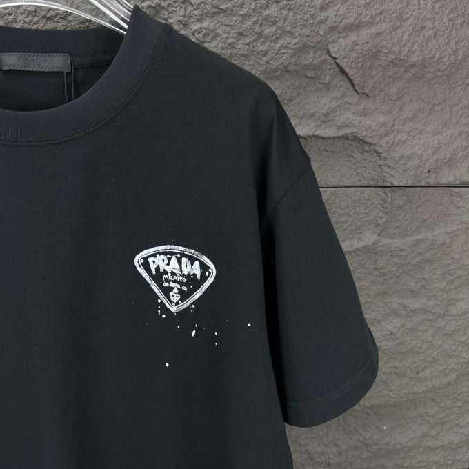 Prada's new ink-wash hand-painted letter couple short-sleeved T-shirt