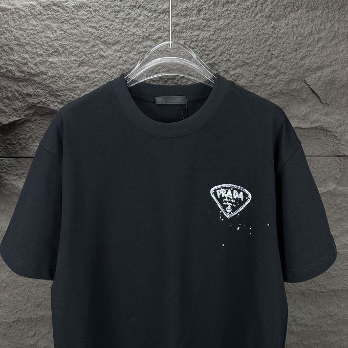 Prada's new ink-wash hand-painted letter couple short-sleeved T-shirt