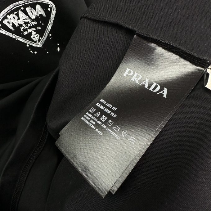 Prada's new ink-wash hand-painted letter couple short-sleeved T-shirt