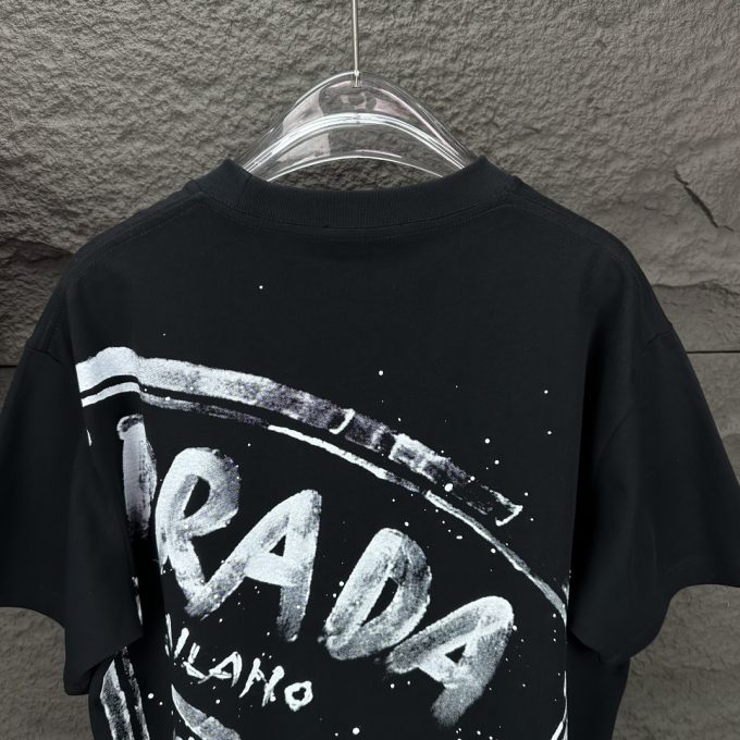 Prada's new ink-wash hand-painted letter couple short-sleeved T-shirt
