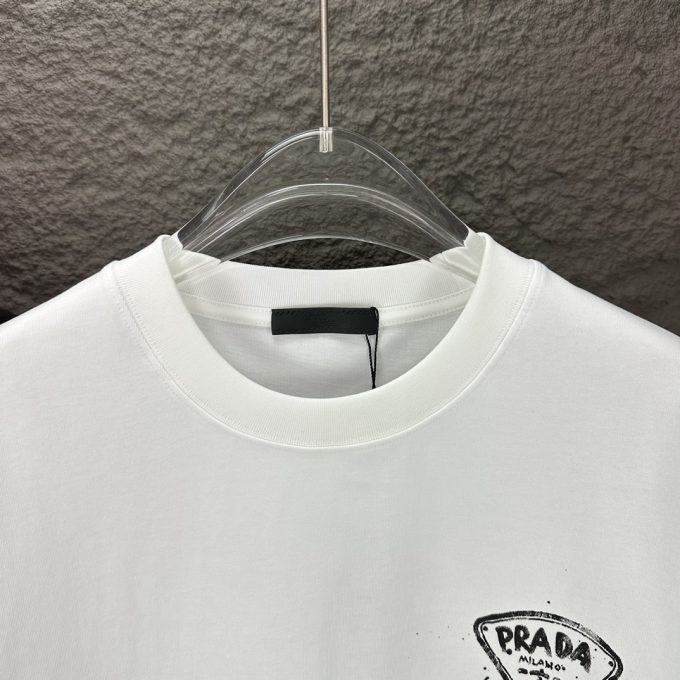 Prada's new ink-wash hand-painted letter couple short-sleeved T-shirt