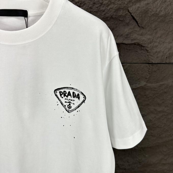 Prada's new ink-wash hand-painted letter couple short-sleeved T-shirt