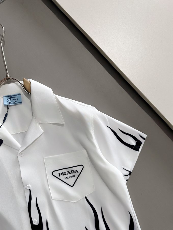 Prada's 2025 summer classic LOGO design full-print shirt