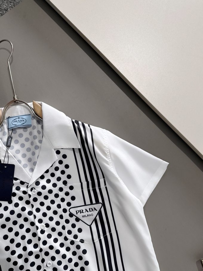 Prada's 2025 summer classic LOGO design full-print shirt
