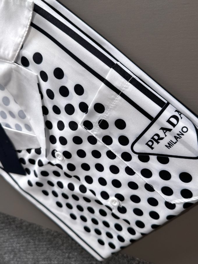 Prada's 2025 summer classic LOGO design full-print shirt