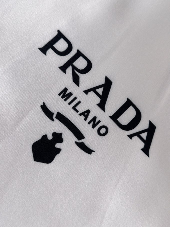 Prada's 2025 summer classic LOGO design full-print shirt