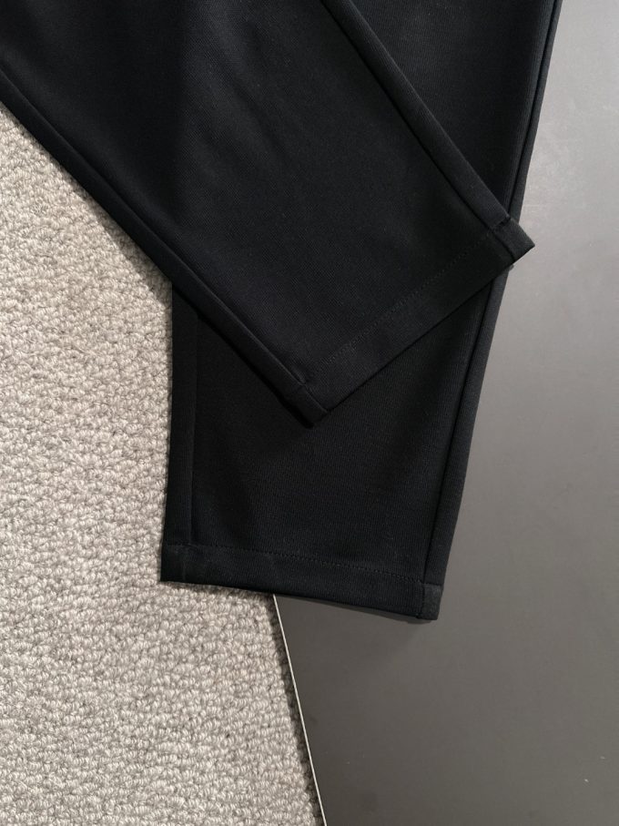 Prada's Spring/Summer 2025 new elastic casual pants