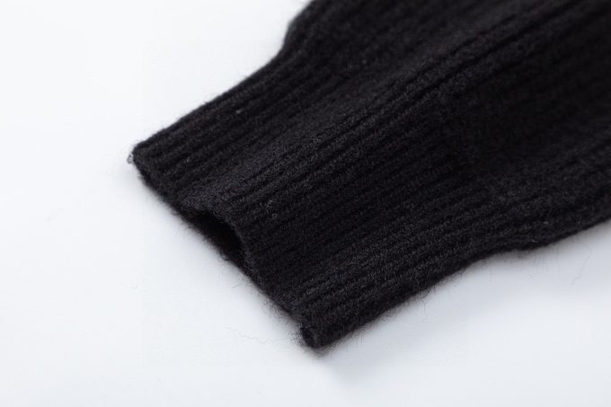 Prada's new 23fw autumn and winter woolen knitted cardigan