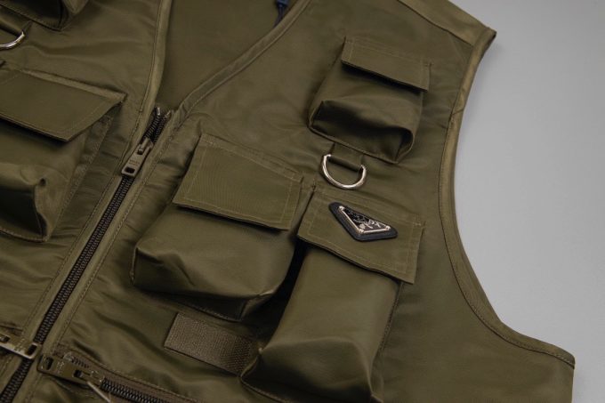 Early autumn workwear nylon waistcoat