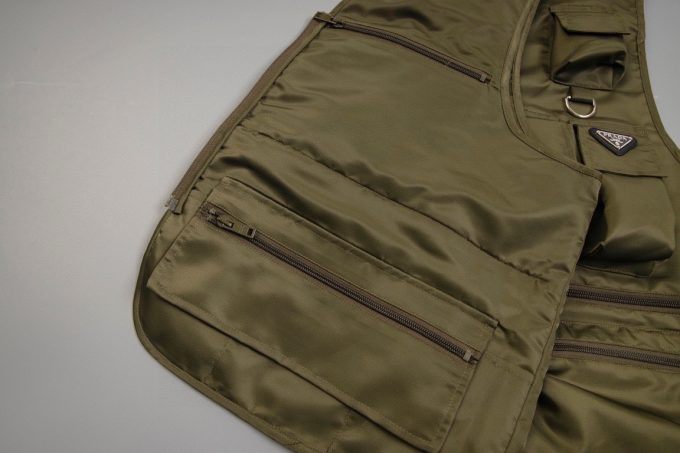 Early autumn workwear nylon waistcoat