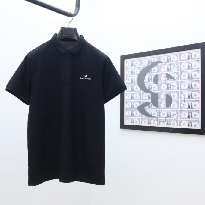The latest version of Balenciaga's lapel polo short-sleeved shirt
